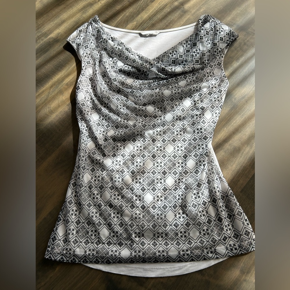 Women shell tees